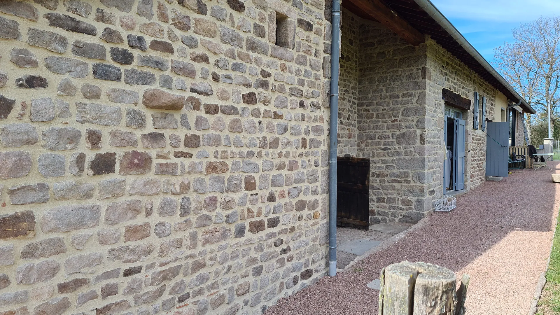 Joint de pierre pour rénovation et ravalement de façade à Mâcon